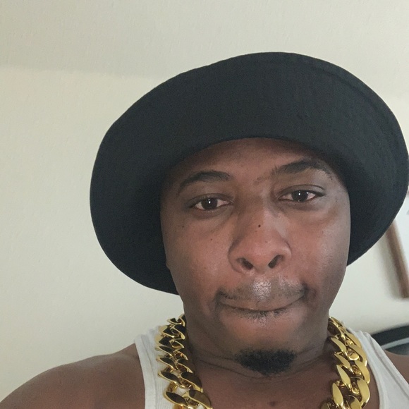 Meet your Posher, Ray - Picture 1 of 1